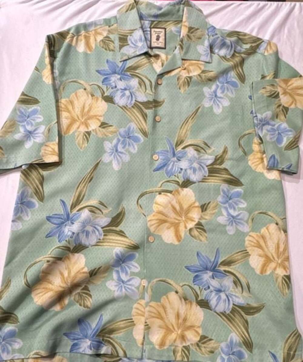 L389 Jamaica Jaxx Men's Size M 100% Silk Floral Hawaiian Shirt